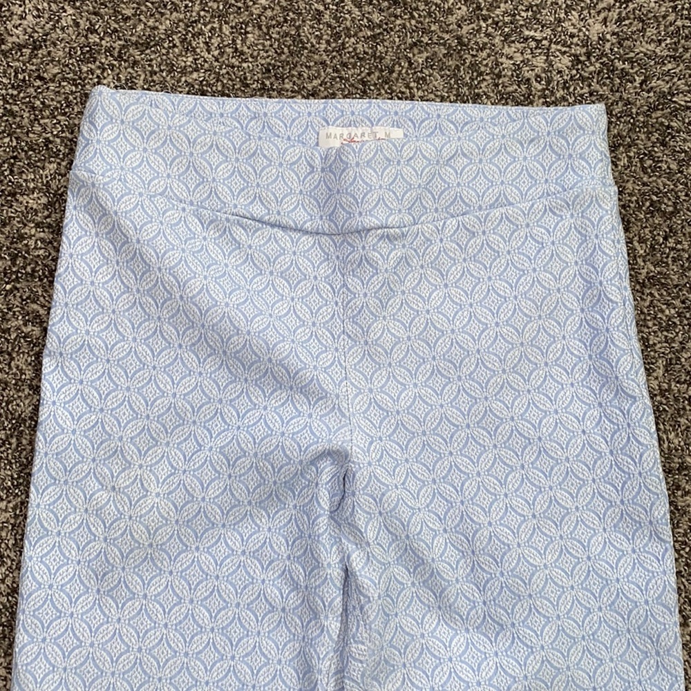 EUC Margaret M Pale Blue Embossed Pull On Slimming Pants M